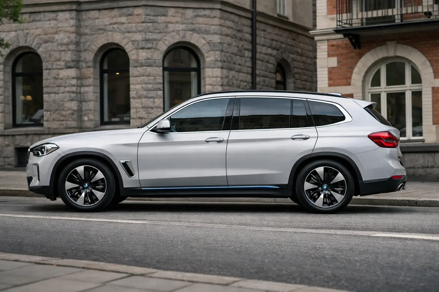 BMW bygger om iX3 för Kina med mer komfort i baksätet